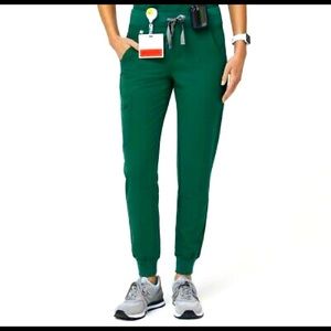 Hunter Green Zamora Joggers in XS Regular Length